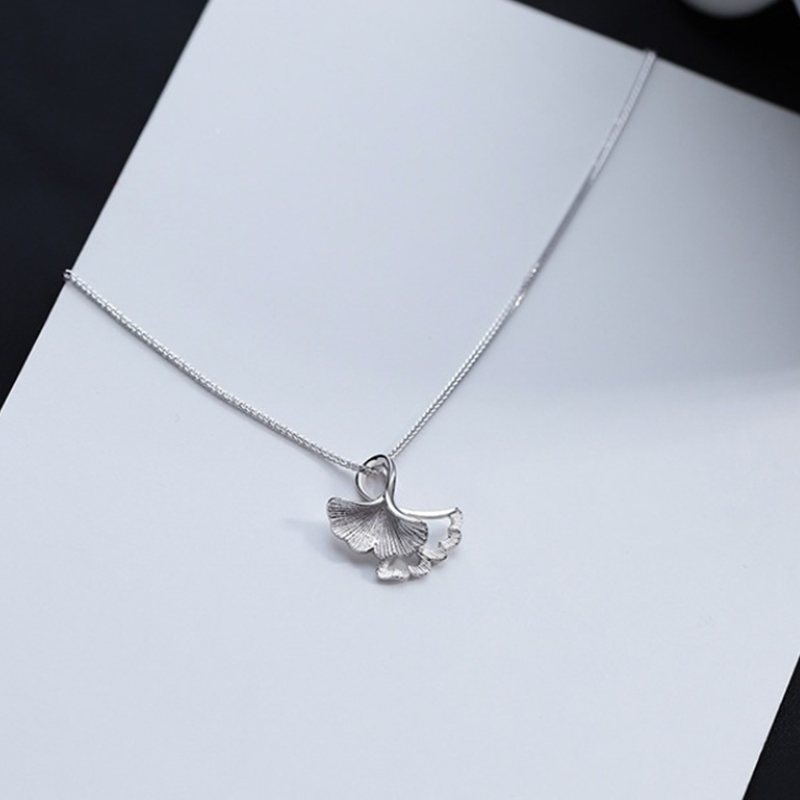 Ginkgo Leaf Pendant Necklace – Netame